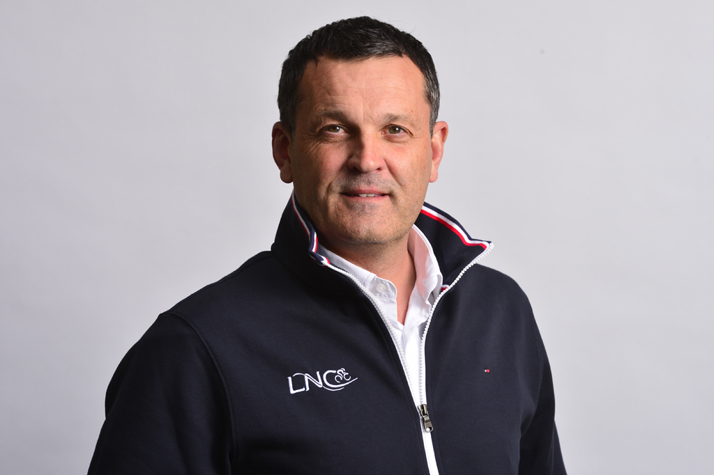 Cédric Vasseur Représentent des groupes sportifs cyclistes professionnels Manager de Cofidis